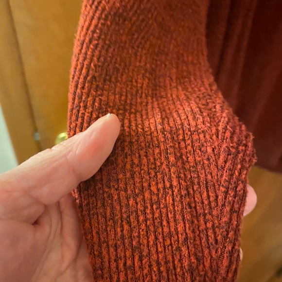 Cute sweater from buckle - Picture 3 of 3